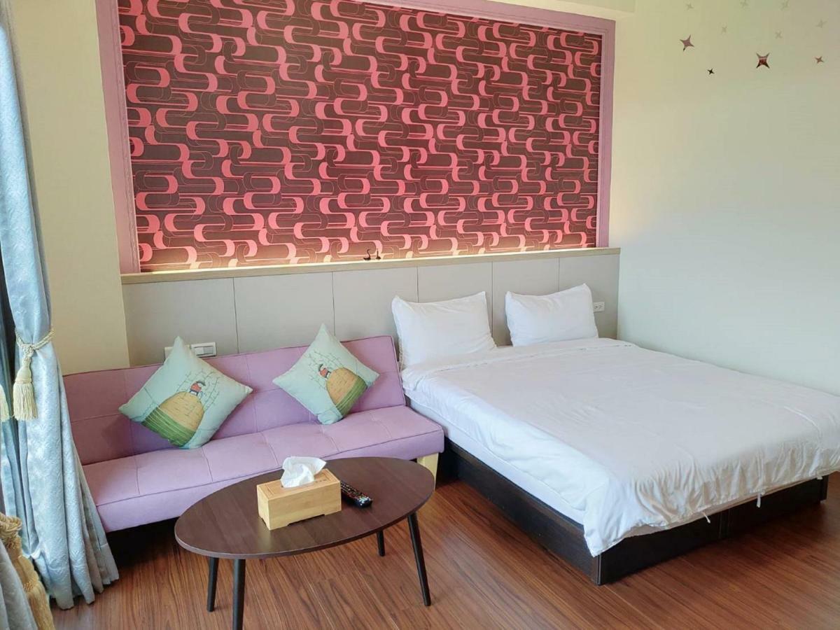 Light Travel Apartment Luodong Luaran gambar