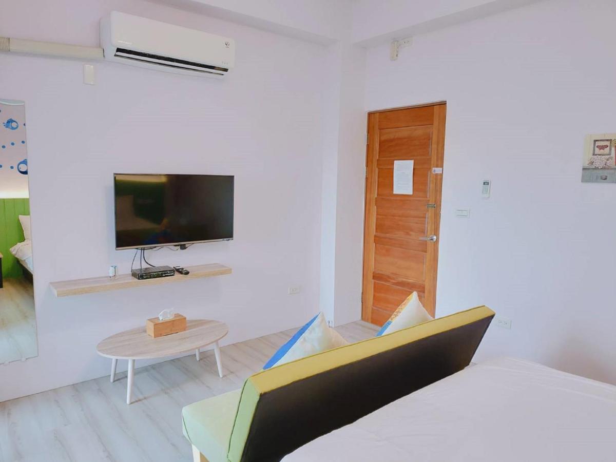 Light Travel Apartment Luodong Luaran gambar